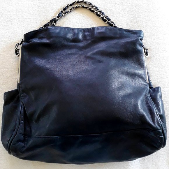 Authentic Chanel lambskin Hobo Bag - Picture 1 of 8